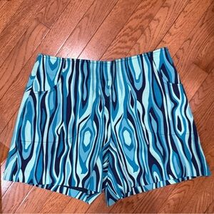 Brand new with tags Trina Turk Charlotte short size 8! Perfect for Spring!